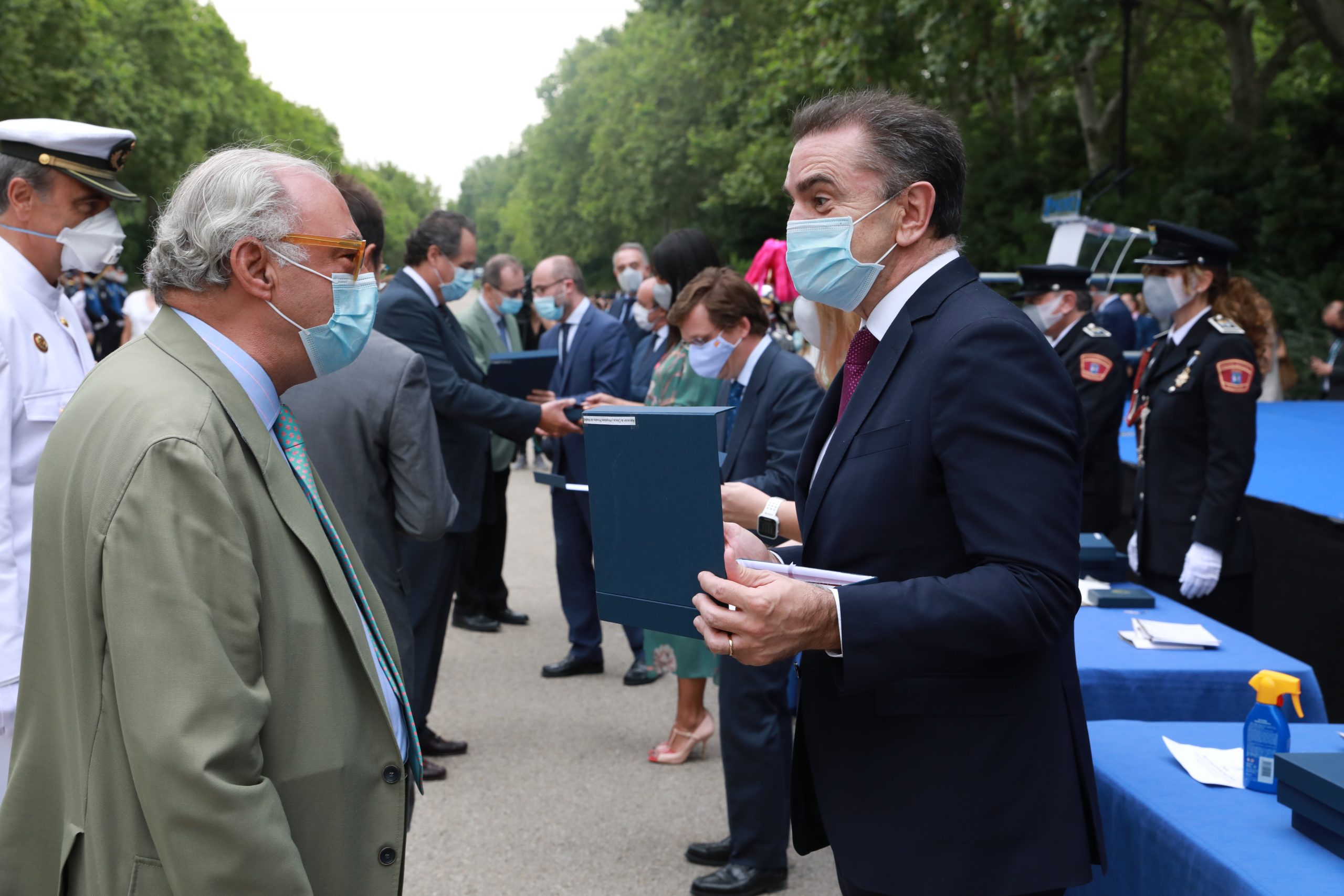 La Policía Municipal de Madrid, premia a la Asociación de Centros y Empresas de Hospitalización Privada de la Comunidad de Madrid (ACHPM) en agradecimiento por su especial dedicación y colaboración durante la pandemia con la ciudad de Madrid